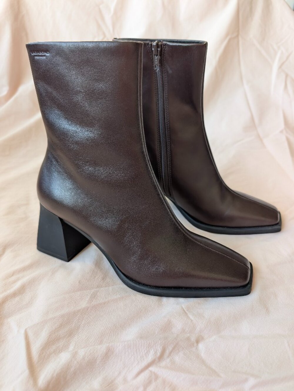 VAGABOND Hedda Square-Toe Block Heel Boot | EU 37/US 7